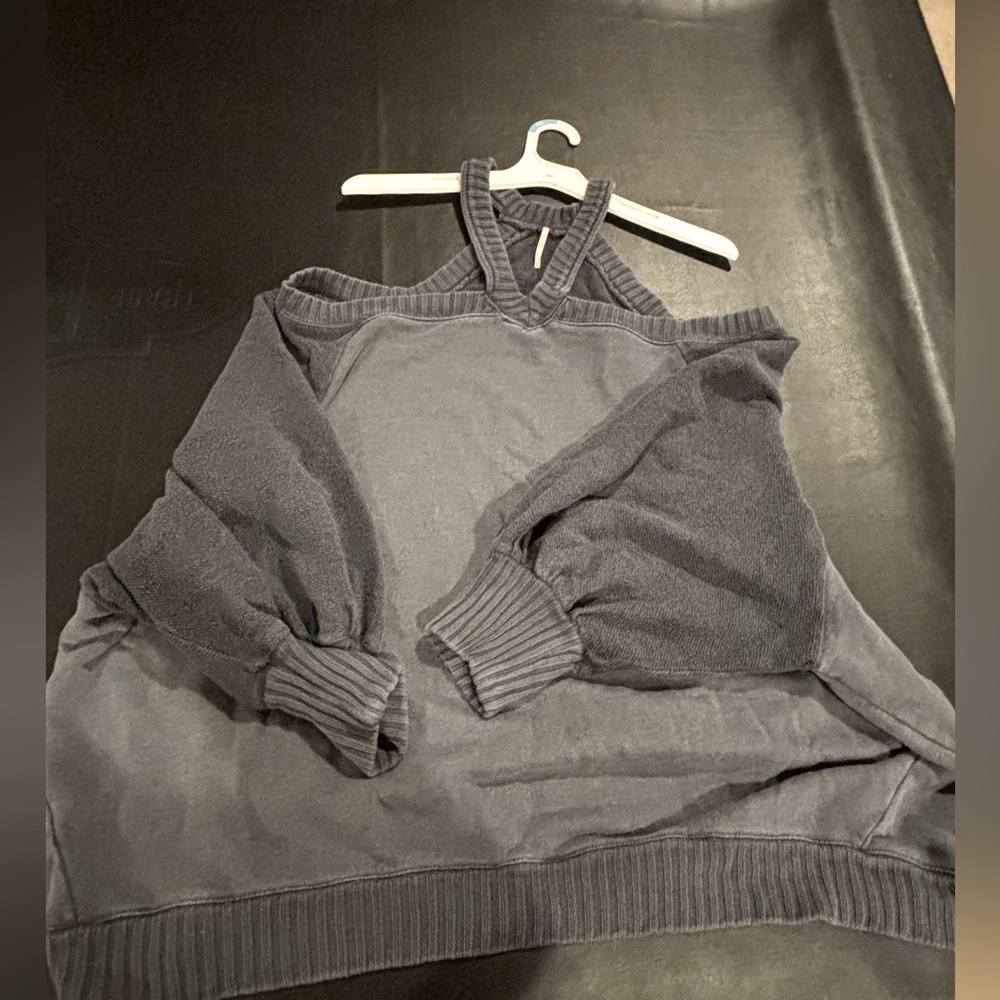 Oversized shoulder cut out sweatshirt
